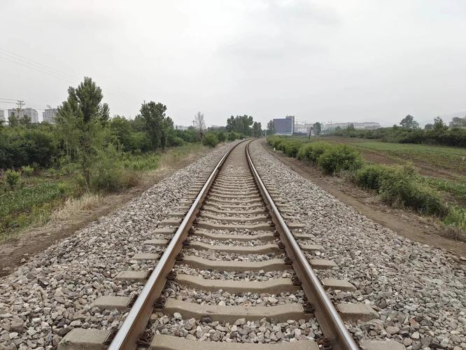 起重机路轨型号是怎么来分的?比如:24#路轨,24代表什么?